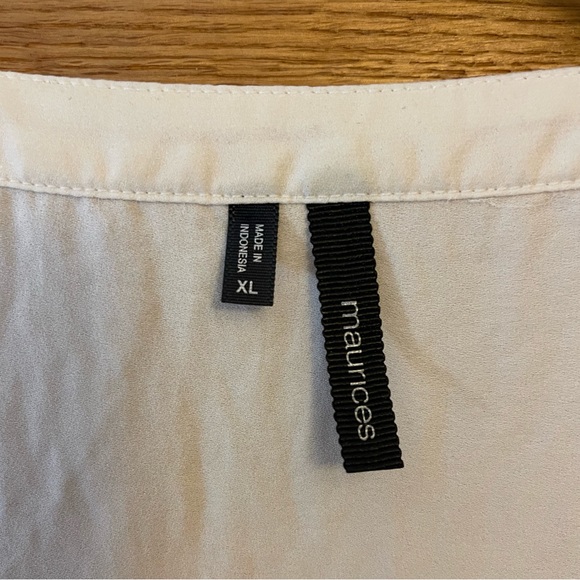 Cream Tie Front Shirt - size XL - Picture 4 of 7